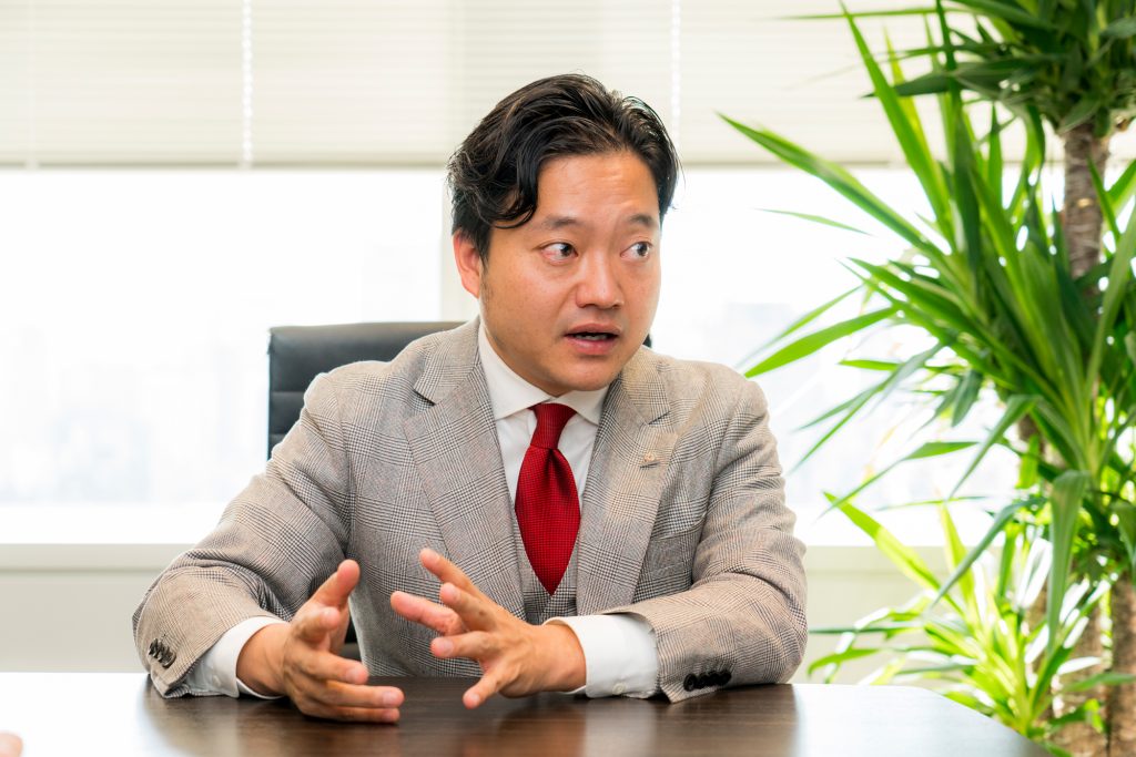株式会社エボラブルアジア　吉村英毅　代表取締役CEO　画像-1